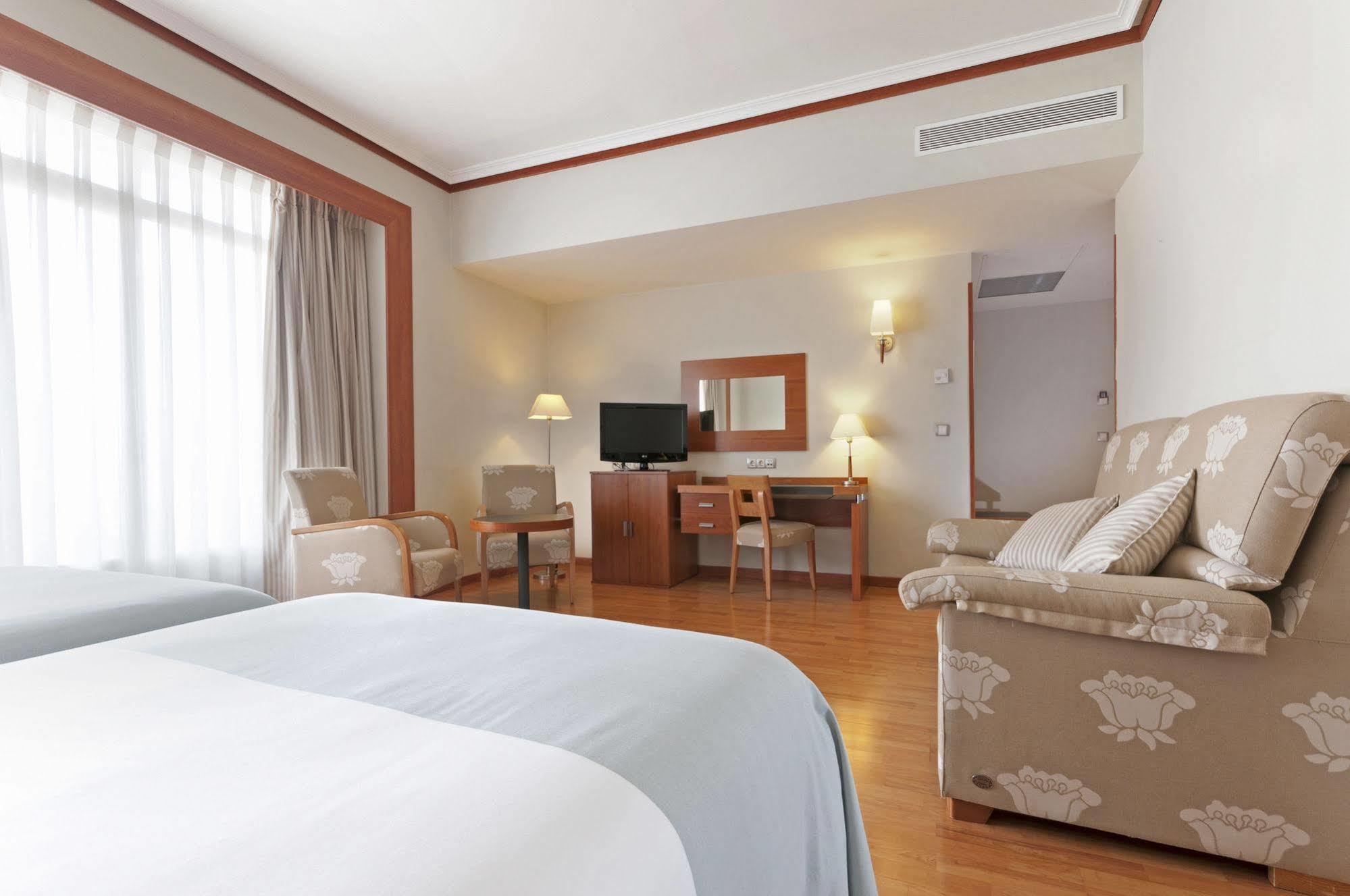 Hotel Madrid Plaza De Espana, Affiliated By Melia Номер фото